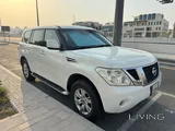 Great condition Nissan Patrol SE 2012 and New Battery and Tires  . Serious buyer